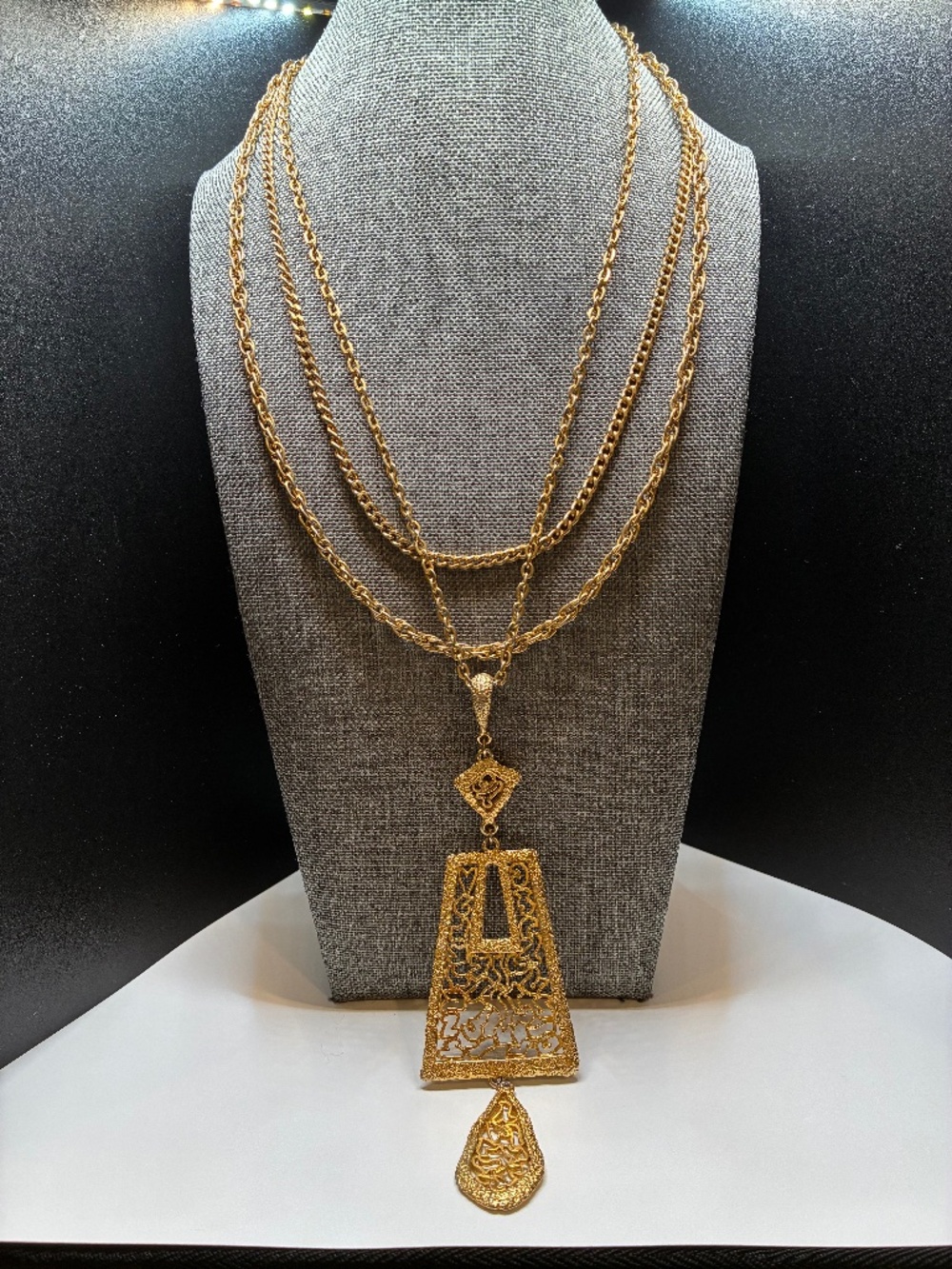 1960s Vintage William De Lillo Gold-Tone cut out Filigree Trapezoid Necklace